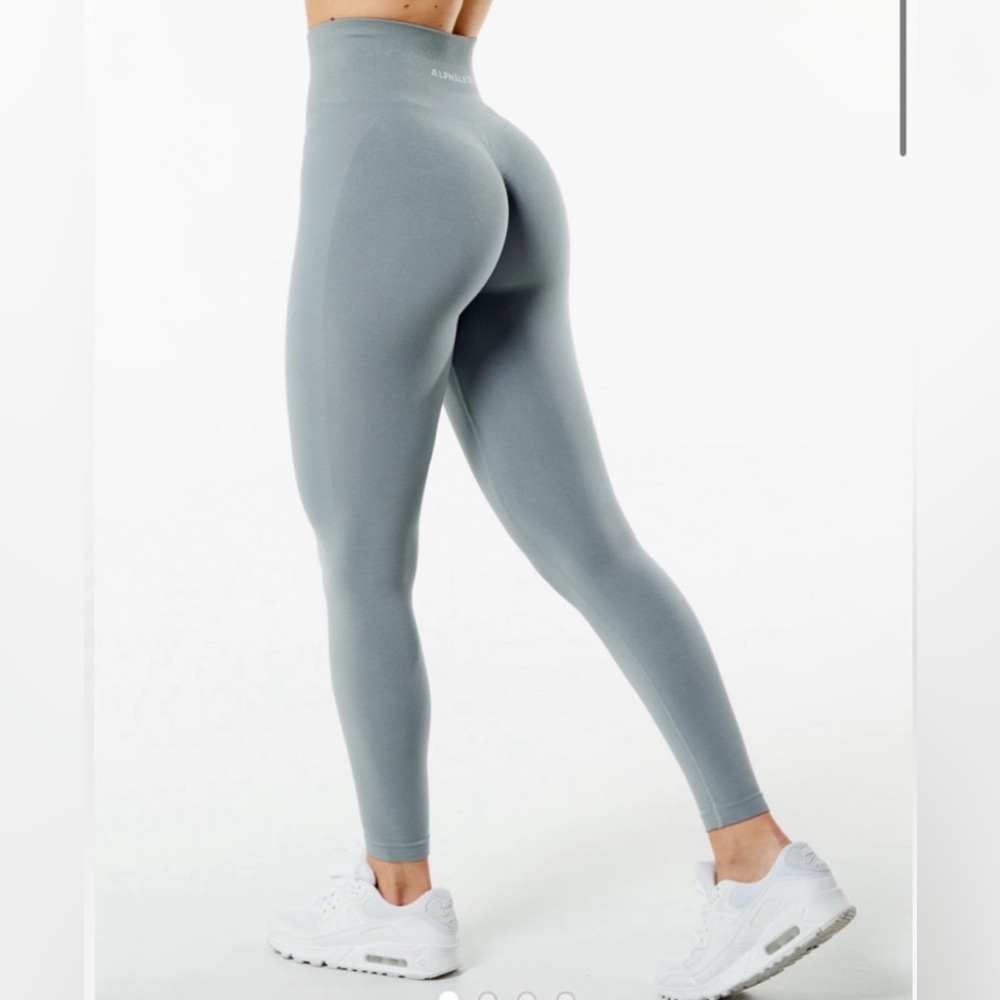 Light grey Alphalete amplify leggings